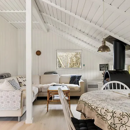 Cozy Summer House